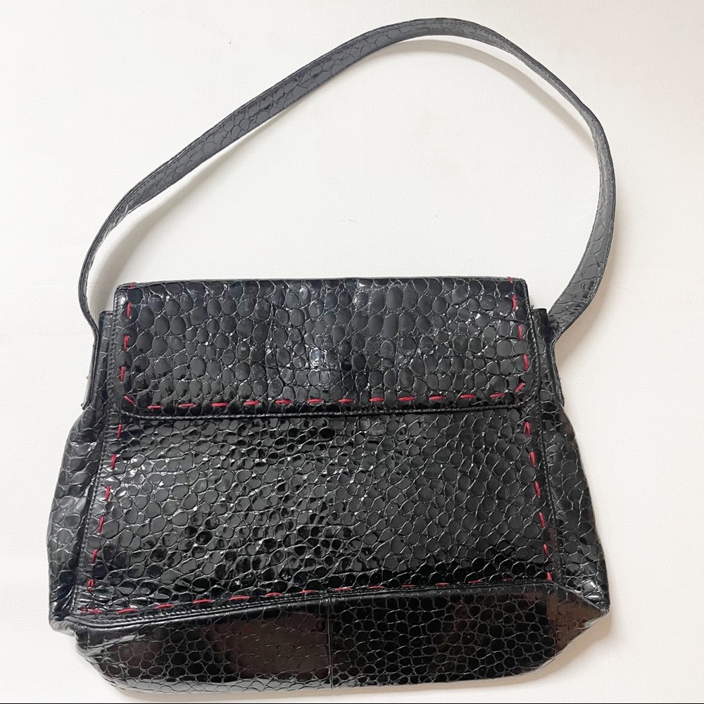 BCBG MAX AZRIA BLACK ITALIAN LEATHER SHOULDER BAG RED STITCHING RED INTERIOR